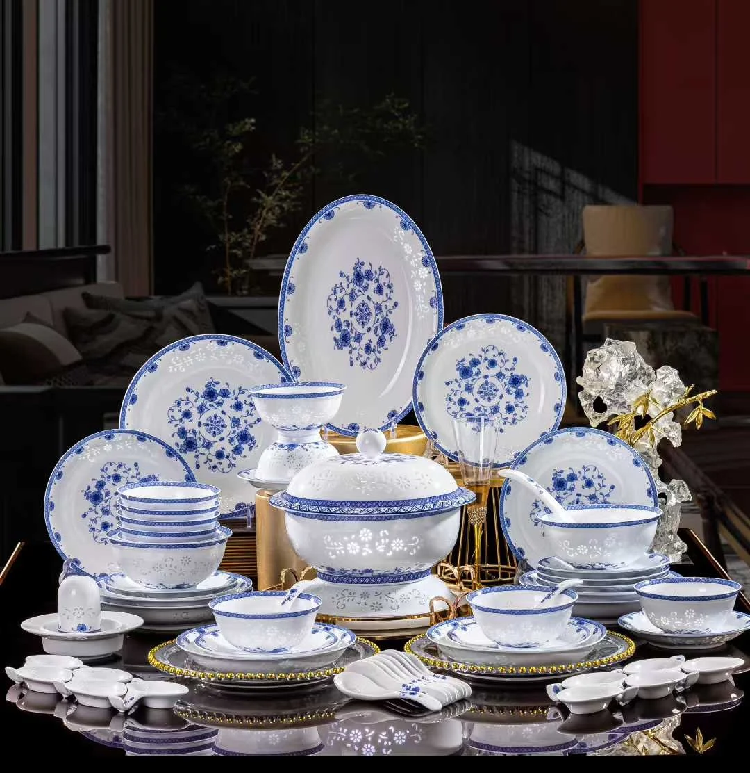 58头青花玲珑餐具-闭月羞花