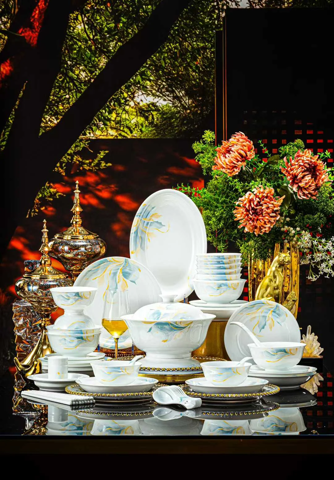 60头·白玉泥紫荆花餐具