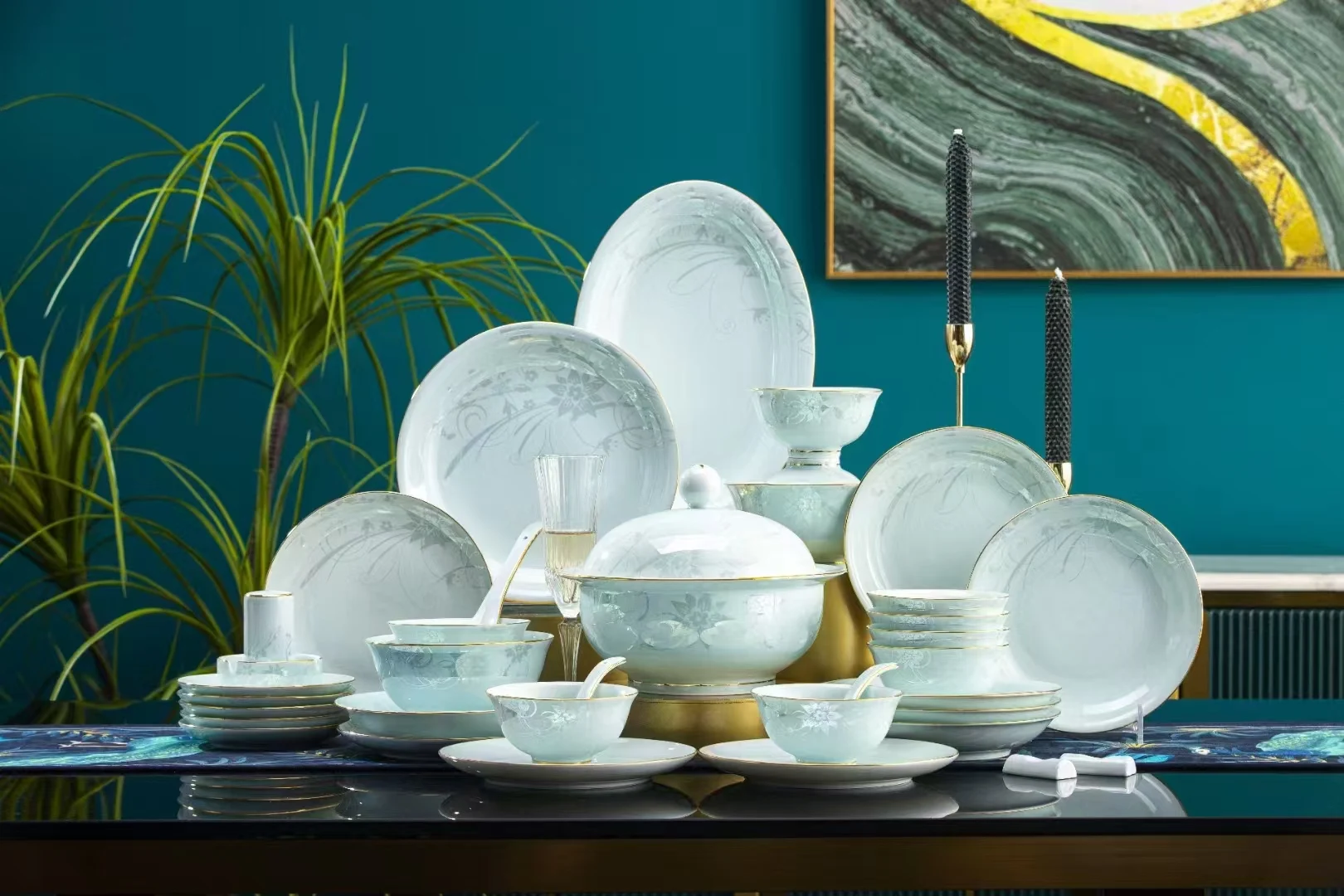 58件青瓷镶金沐浴花涧餐具（白瓷）