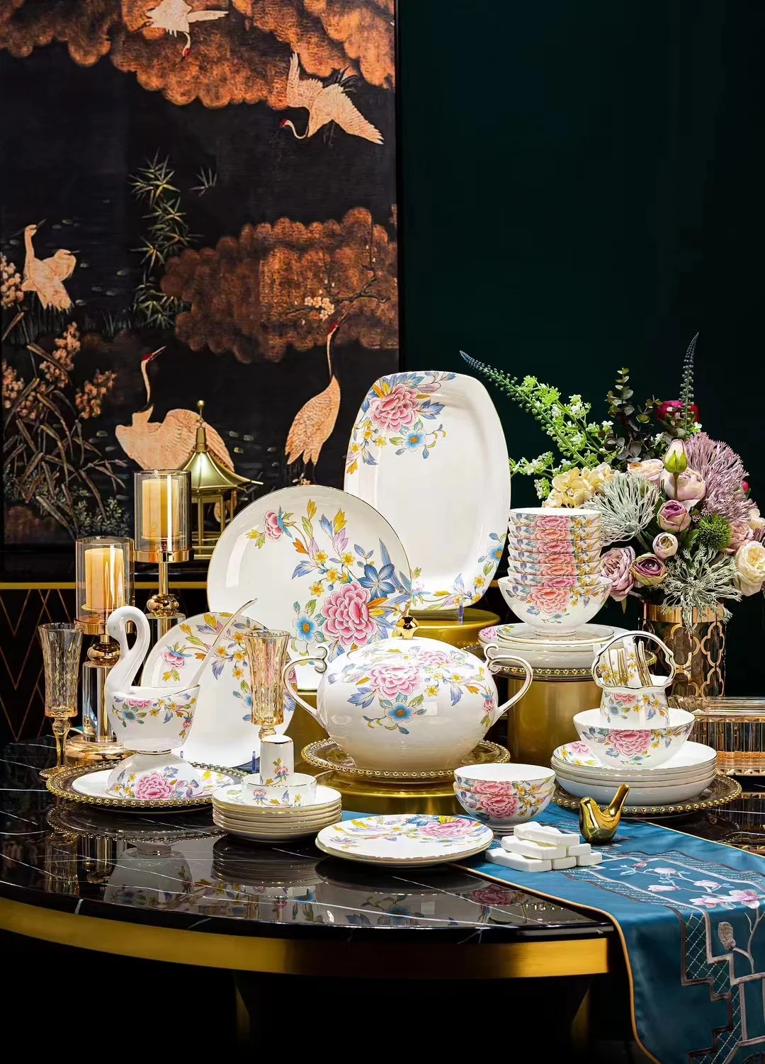 70头描金繁花似锦骨瓷餐具