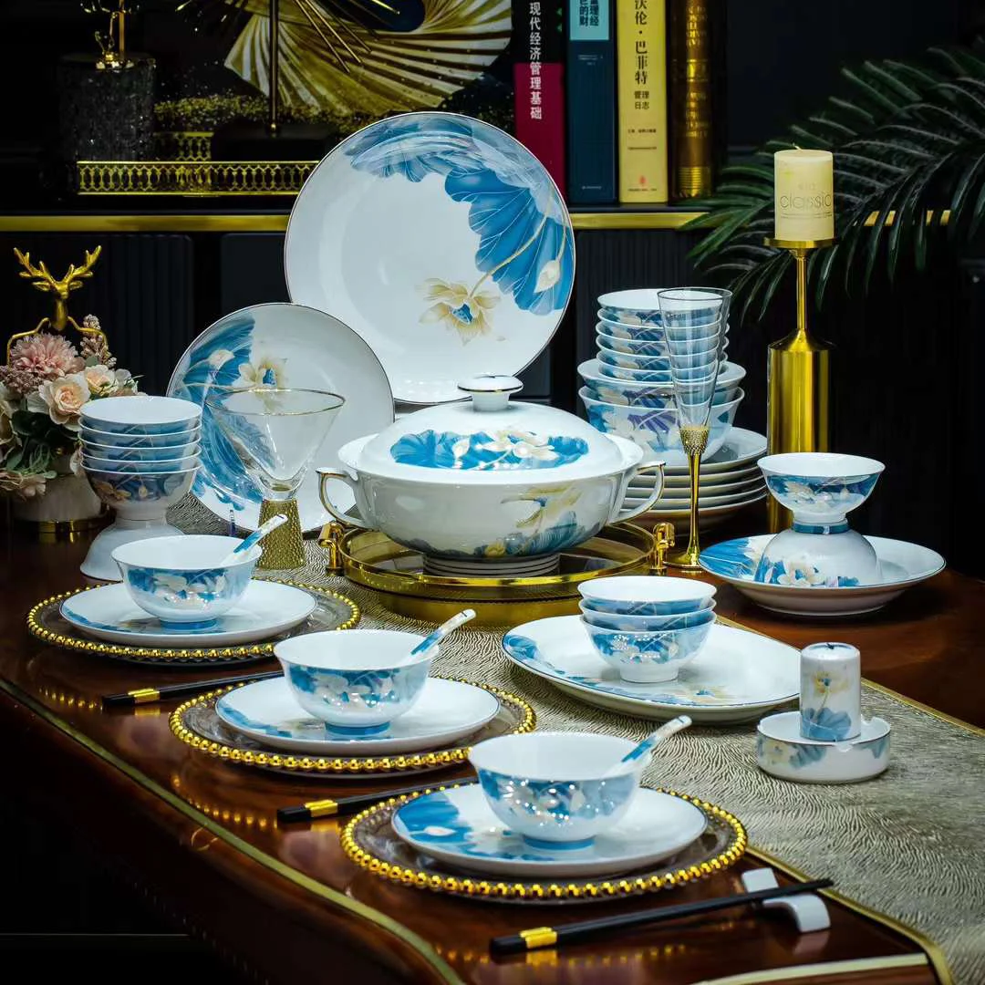 58头荷天下餐具（白瓷）