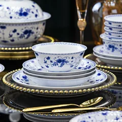 58头青花唐草纹白瓷餐具 · 3