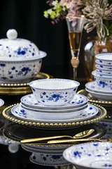 58头青花唐草纹白瓷餐具 · 7