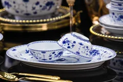 58头青花唐草纹白瓷餐具 · 8